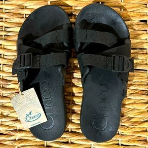 Men’s Chacos NWT size 11